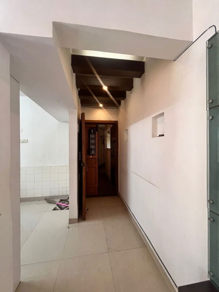 Other, seven bunglow 1 Bedroom 500 Sq.Ft. Apartment In Seven Bunglow Mumbai 10097257