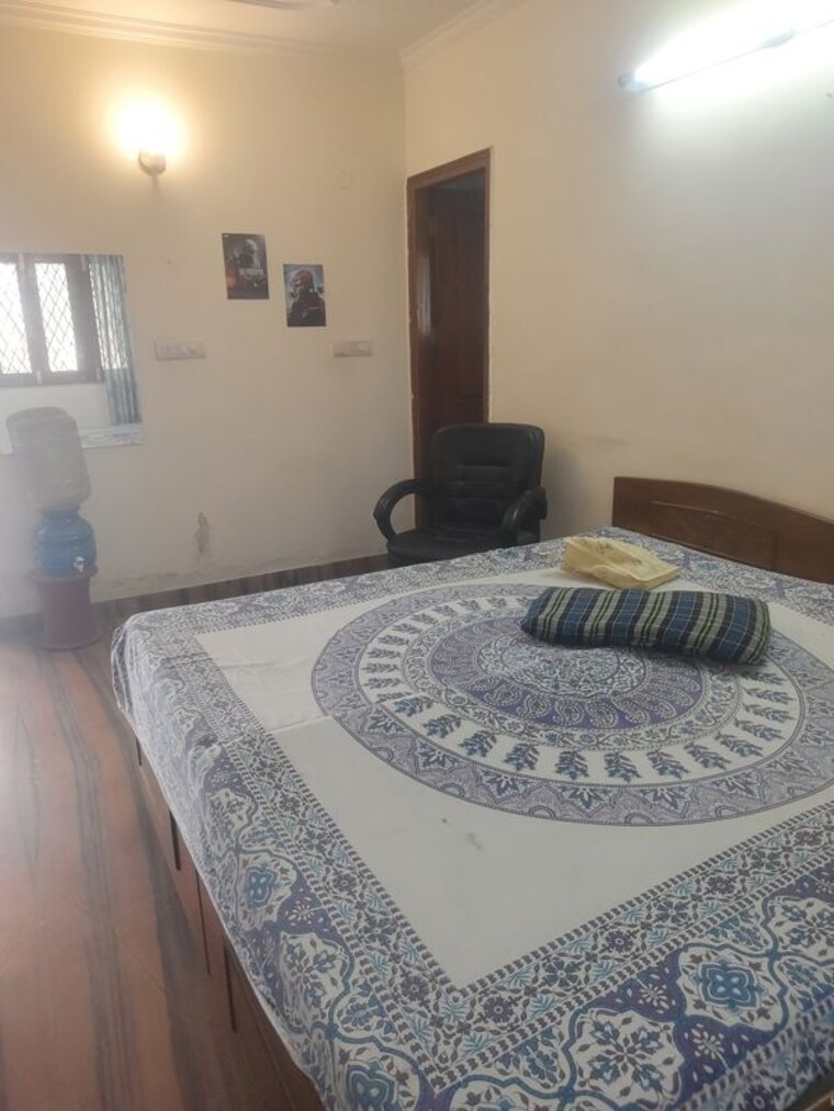 Bedroom, sarita vihar 1 RK 200 Sq.Ft. Apartment In Sarita Vihar Delhi 10141864