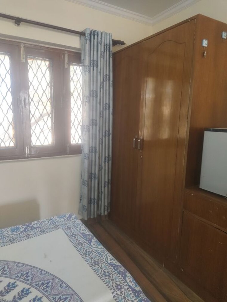 Bedroom, sarita vihar 1 RK 200 Sq.Ft. Apartment In Sarita Vihar Delhi 10141864