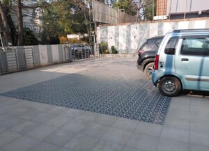 Parking in  Office Space at Hazratganj – for Rent