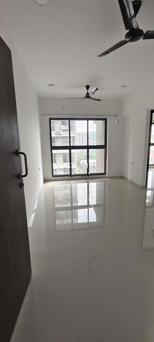 Room in 2 BHK Apartment at UK Iridium, Kandivali East – for Rent