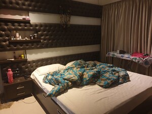 Bedroom in 2 BHK Apartment at Triumph Tower, Malad West – for Rent