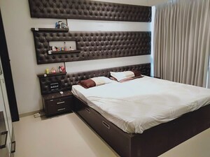 Master Bedroom in 2 BHK Apartment at Triumph Tower, Malad West – for Rent
