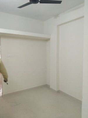 Room in 1 BHK Apartment at MIG Colony Gokhalenagar, Gokhalenagar – for Rent