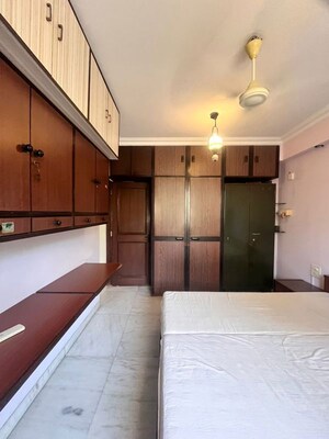 Master Bedroom in 1 BHK Apartment at Seven Bunglow – for Rent