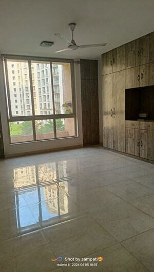 Room in 3 BHK Builder Floor at Vijay Nagari – for Rent
