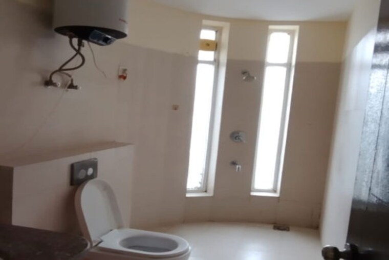 Bathroom, spaze-privy 3.5 Bedroom 2083 Sq.Ft. Apartment In Sector 72 Gurgaon 10141942