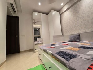 Master Bedroom in 1 BHK Apartment at Hiranandani Highland, Powai – for Rent