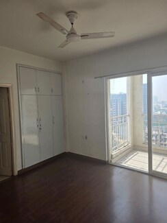 3.5 BHK + Pooja Room,Servant Room,Study Room,Extra Room Apartment For Rent in Mapsko Royale Ville