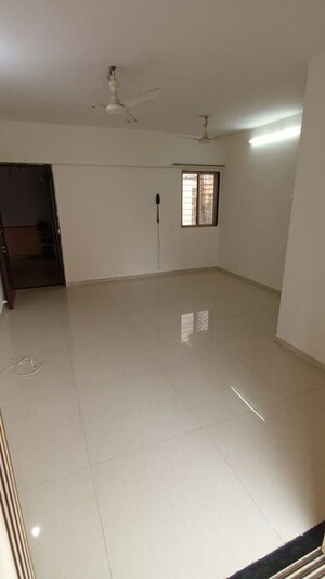 Room in 2 BHK Builder Floor at Owale – for Rent
