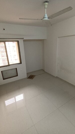 Room in 2 BHK Builder Floor at Owale – for Rent