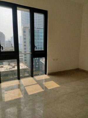 Room in 3 BHK Apartment at Lodha Kiara, Worli – for Rent