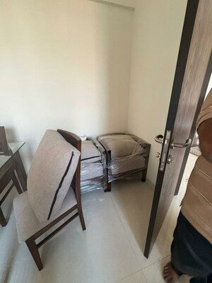 Staircase in 1.5 BHK Apartment at Sheth Avante, Kanjurmarg West – for Rent