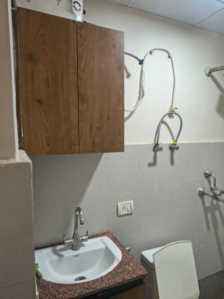 Bathroom, mahira-homes 2 Bedroom 580 Sq.Ft. Apartment In Sector 68 Gurgaon 10142220