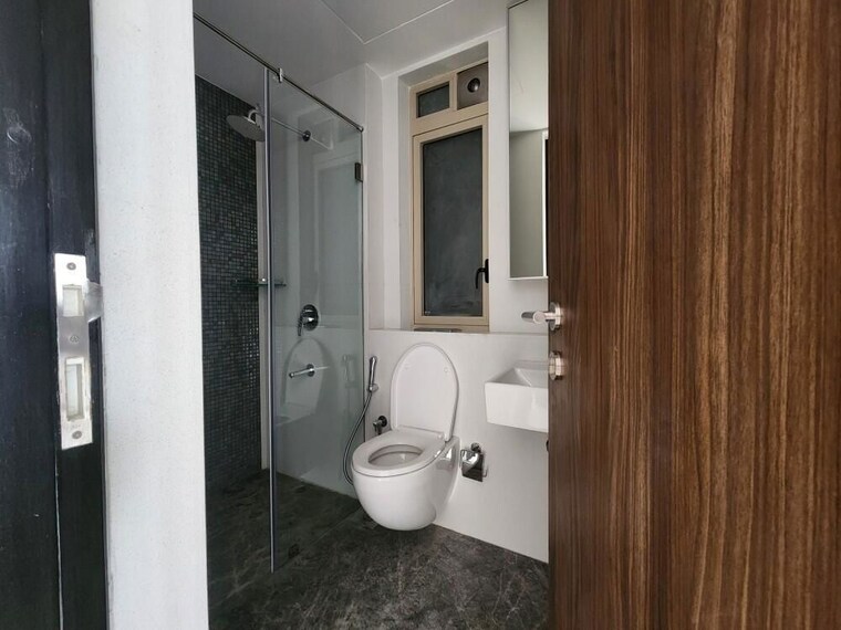 Bathroom, lodha-the-park 3 Bedroom 1470 Sq.Ft. Apartment In Worli Mumbai 10142221