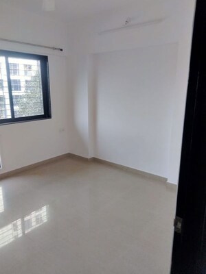 Room in 2 BHK Builder Floor at Thane East – for Rent