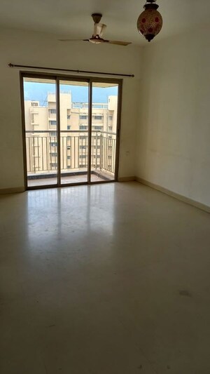 Room in 2 BHK Builder Floor at Thane East – for Rent