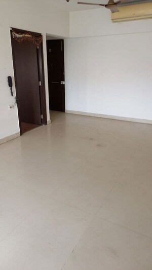 Room in 2 BHK Builder Floor at Thane East – for Rent