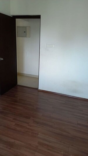 Room in 2 BHK Builder Floor at Thane East – for Rent