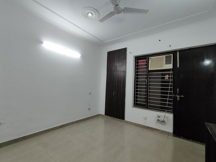 Room, sector 45 2 Bedroom 1500 Sq.Ft. Builder Floor In Sector 45 Gurgaon 10142329