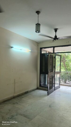 Room in 3.5 BHK Apartment at Dwarka – for Rent
