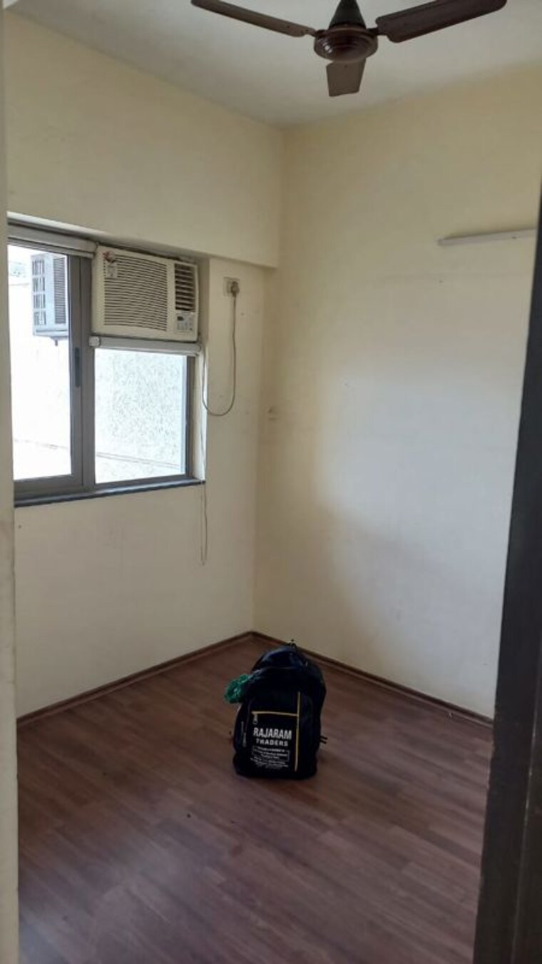 Room, thane east 2.5 Bedroom 1000 Sq.Ft. Builder Floor In Thane East Thane 10142343