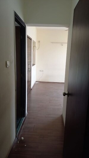  2.5 BHK Builder Floor at Thane East – for Rent