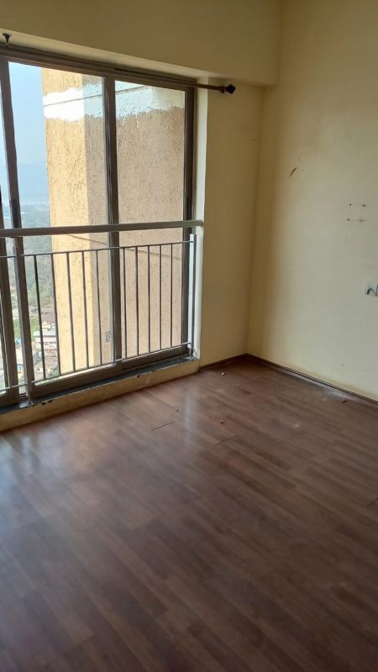 Room, thane east 2.5 Bedroom 1000 Sq.Ft. Builder Floor In Thane East Thane 10142343
