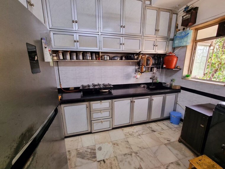 Kitchen, yari road 1 Bedroom 500 Sq.Ft. Apartment In Yari Road Mumbai 10063235