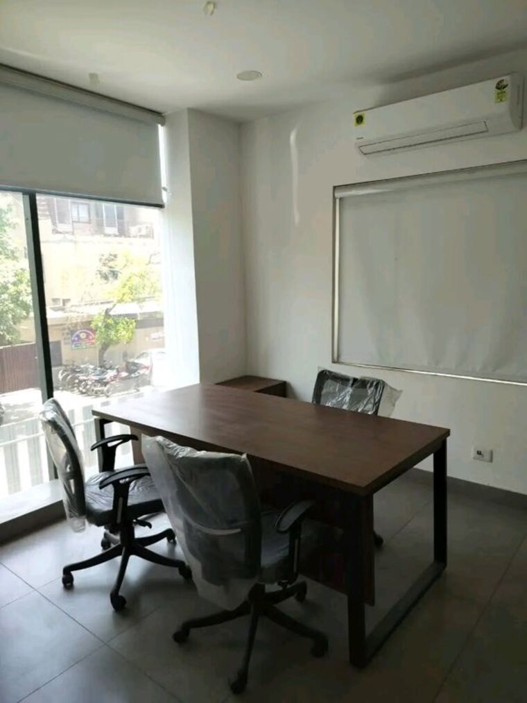 Team Area, sector 3 Commercial Office Space 3000 Sq.Ft. In Sector 3 Noida 10142361