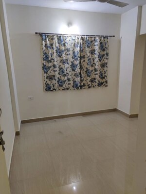 Room in 3 BHK Apartment at Pooja Park, Kharadi – for Rent