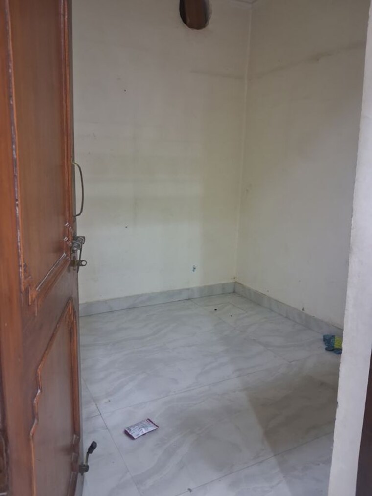 Room, sector 37 3 Bedroom 2200 Sq.Ft. Builder Floor In Sector 37 Faridabad 10083835