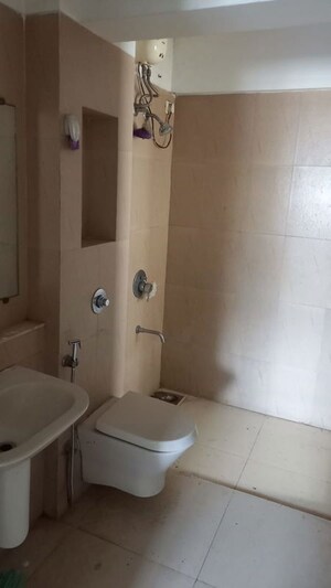 Bathroom in 3 BHK Builder Floor at Thane East – for Rent