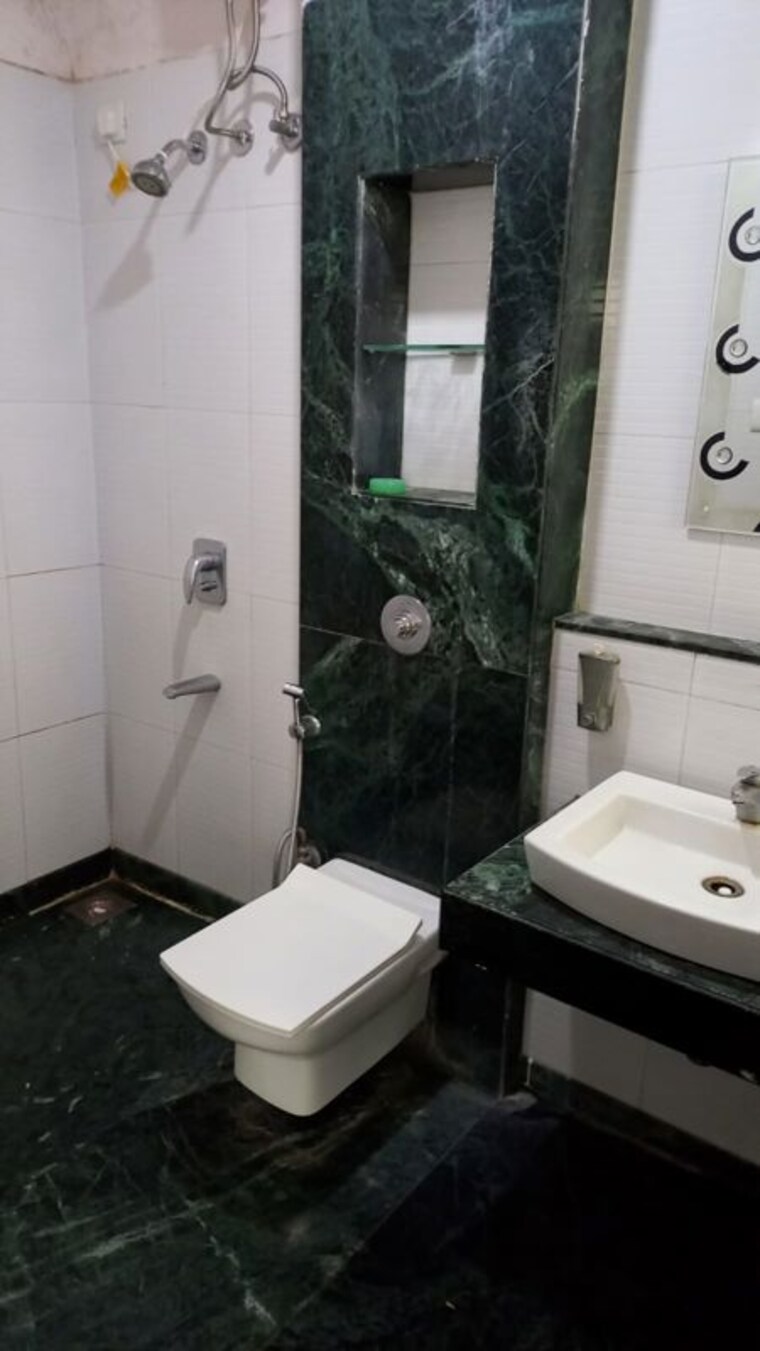 Attached Bathroom, thane east 3 Bedroom 1200 Sq.Ft. Builder Floor In Thane East Thane 10142382