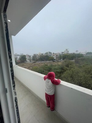 Balcony in 2 BHK Builder Floor at Sector 9a – for Rent