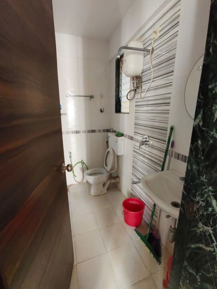 Bathroom, mahavir-kalpavruksha 2 Bedroom 650 Sq.Ft. Apartment In Ghodbunder Road Thane 10142583