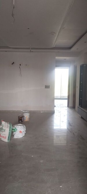 Room in 3 BHK Builder Floor at Sector 84 – for Sale