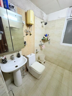 Master Bedroom in 2.5 BHK Apartment at Valencia Homes, Sector 1 Greater Noida – for Rent