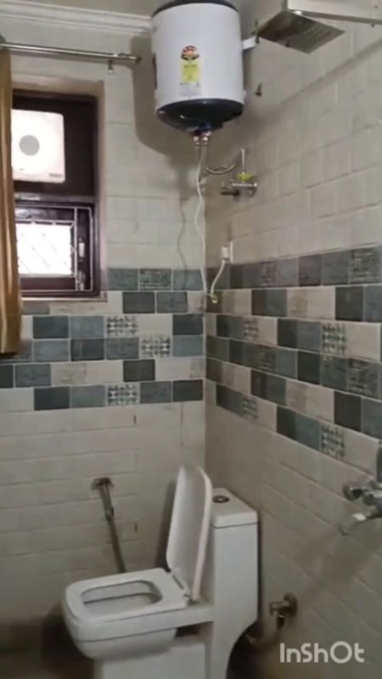 Bathroom, mehrauli 2 Bedroom 75 Sq.Yd. Builder Floor In Mehrauli Delhi 10142806