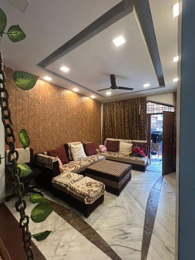 Living Room, sector 22b 2 Bedroom 200 Sq.Yd. Builder Floor In Sector 22b Gurgaon 10142947