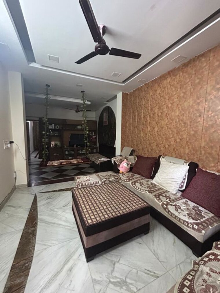 Bedroom, sector 22b 2 Bedroom 200 Sq.Yd. Builder Floor In Sector 22b Gurgaon 10142947