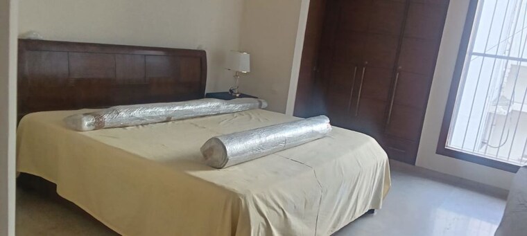 Bedroom, defence colony 3 Bedroom 330 Sq.Ft. Builder Floor In Defence Colony Delhi 10142781