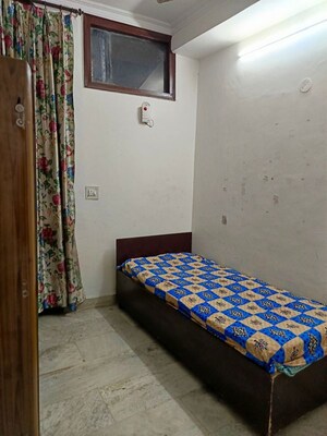 Bedroom in 2 BHK Builder Floor at Govindpuri – for Rent