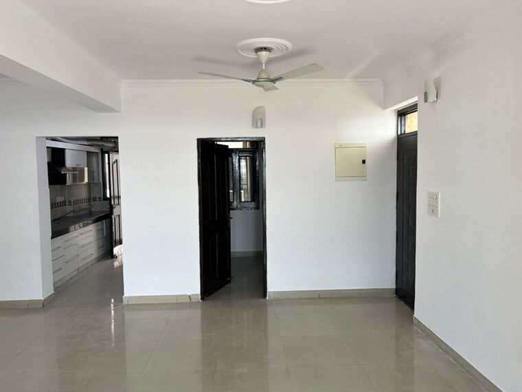 Room, sector 18 dwarka 4 Bedroom 1800 Sq.Ft. Apartment In Sector 18 Dwarka Delhi 10143017