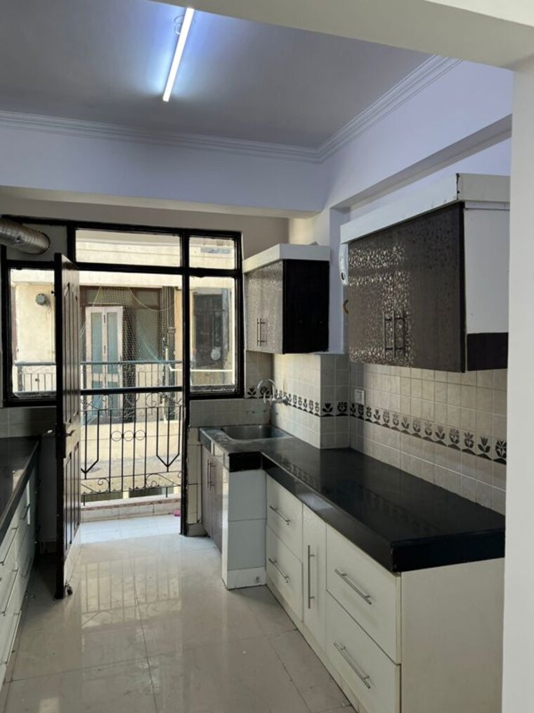 Kitchen, sector 18 dwarka 4 Bedroom 1800 Sq.Ft. Apartment In Sector 18 Dwarka Delhi 10143017