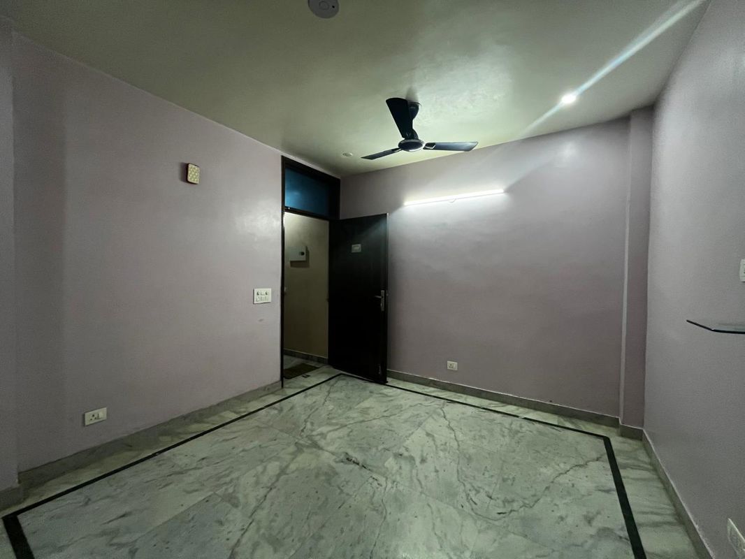 2 BHK + Pooja Room Builder Floor For Rent in Govindpuri