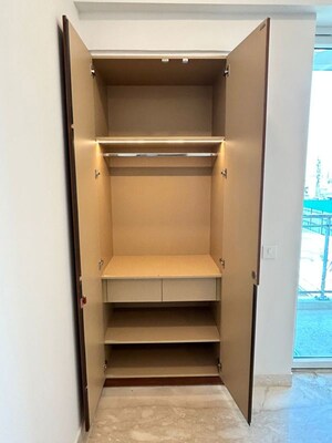 Furnished Amenities in 3 BHK Apartment at Ambience Creacions, Sector 22 – for Rent