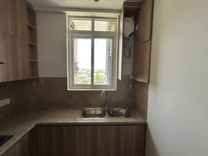 Room in 3 BHK Apartment at Ambience Creacions, Sector 22 – for Rent
