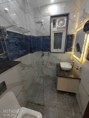 Attached Bathroom in 3 BHK Builder Floor at Sector 15 – for Rent