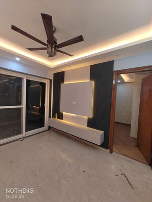 Room in 3 BHK Builder Floor at Sector 15 – for Rent